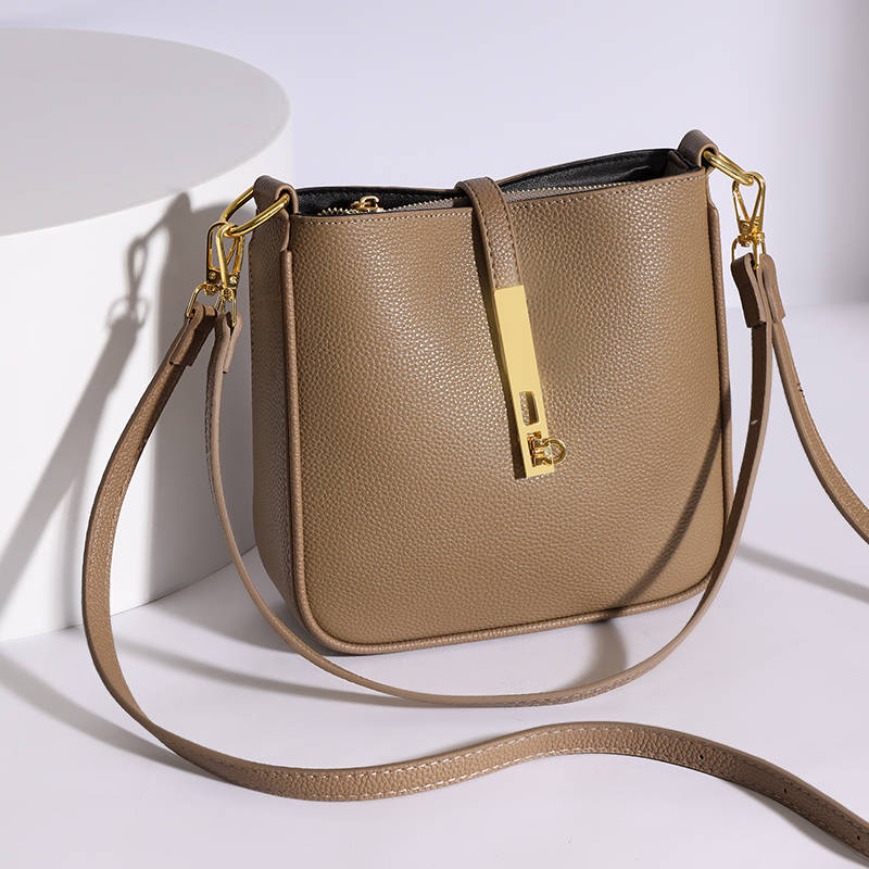 Nova bolsa de ombro 100% couro - Leatherwork Ideas avaliação e preço